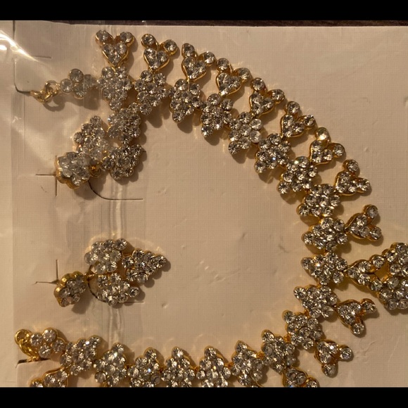 Jewelry - Picture 3 of 4